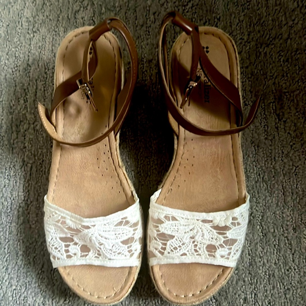 Naturalizer Heels. Size 8.5